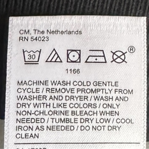 Athleta Activewear Shorts Size 16 NWT Black Floral Brooklyn Slim Semi Fitted - Picture 10 of 10